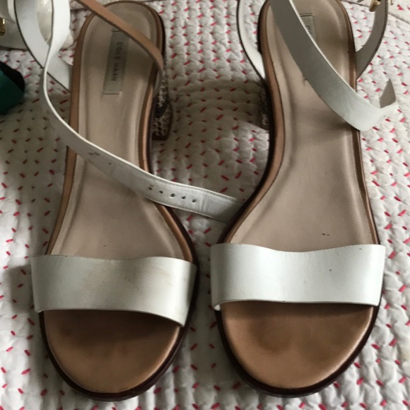 Cole Haan size 9 - Picture 3 of 3